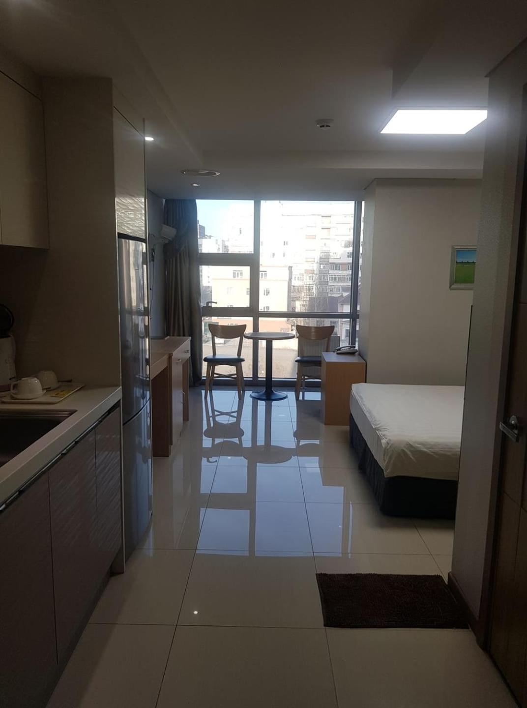 J Hotel อูลานบาตอร์ ภายนอก รูปภาพ