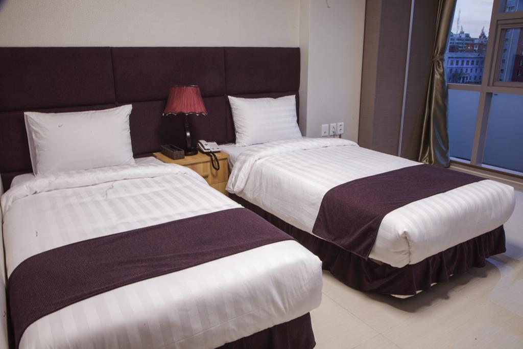 J Hotel อูลานบาตอร์ ภายนอก รูปภาพ