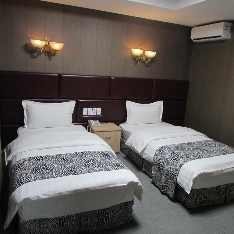 J Hotel อูลานบาตอร์ ภายนอก รูปภาพ
